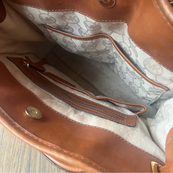 Michael Kors Cream and Navy Tote Bag - Picture 5 of 6